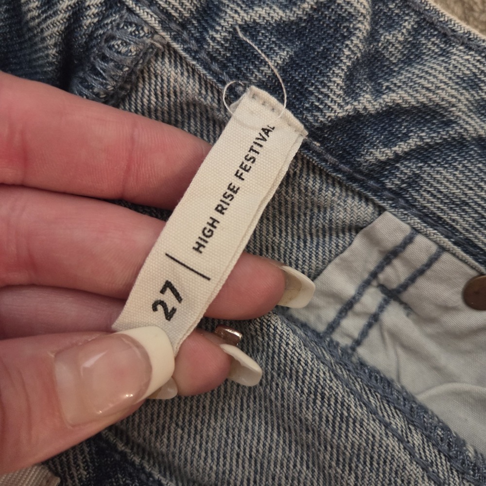 PacSun High Rise Distressed Denim Shorts Size 27 Light Wash Frayed Cutoff - Picture 8 of 10